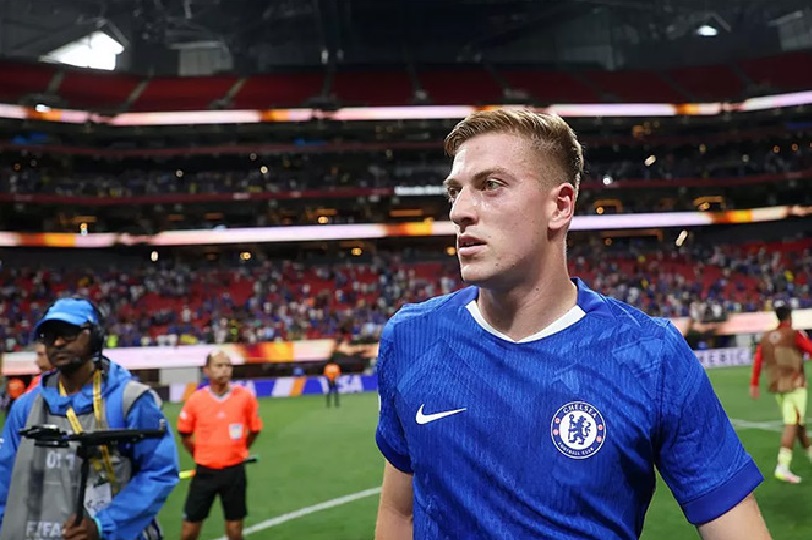 Liam Delap trong lần ra mắt Chelsea trước Los Angeles FC, nơi anh có kiến tạo cho Enzo Fernandez ghi bàn. Nguồn: Chelsea FC
